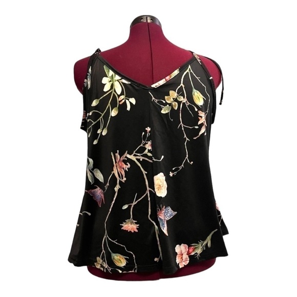 Bundle of 2: Spaghetti Strap Camisoles by H&M & LOVEAU Dear (Wardrobe Essential) - Picture 14 of 16